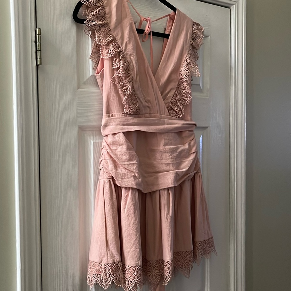 Selfie Leslie dress size L, fits like a medium, peach/pink color